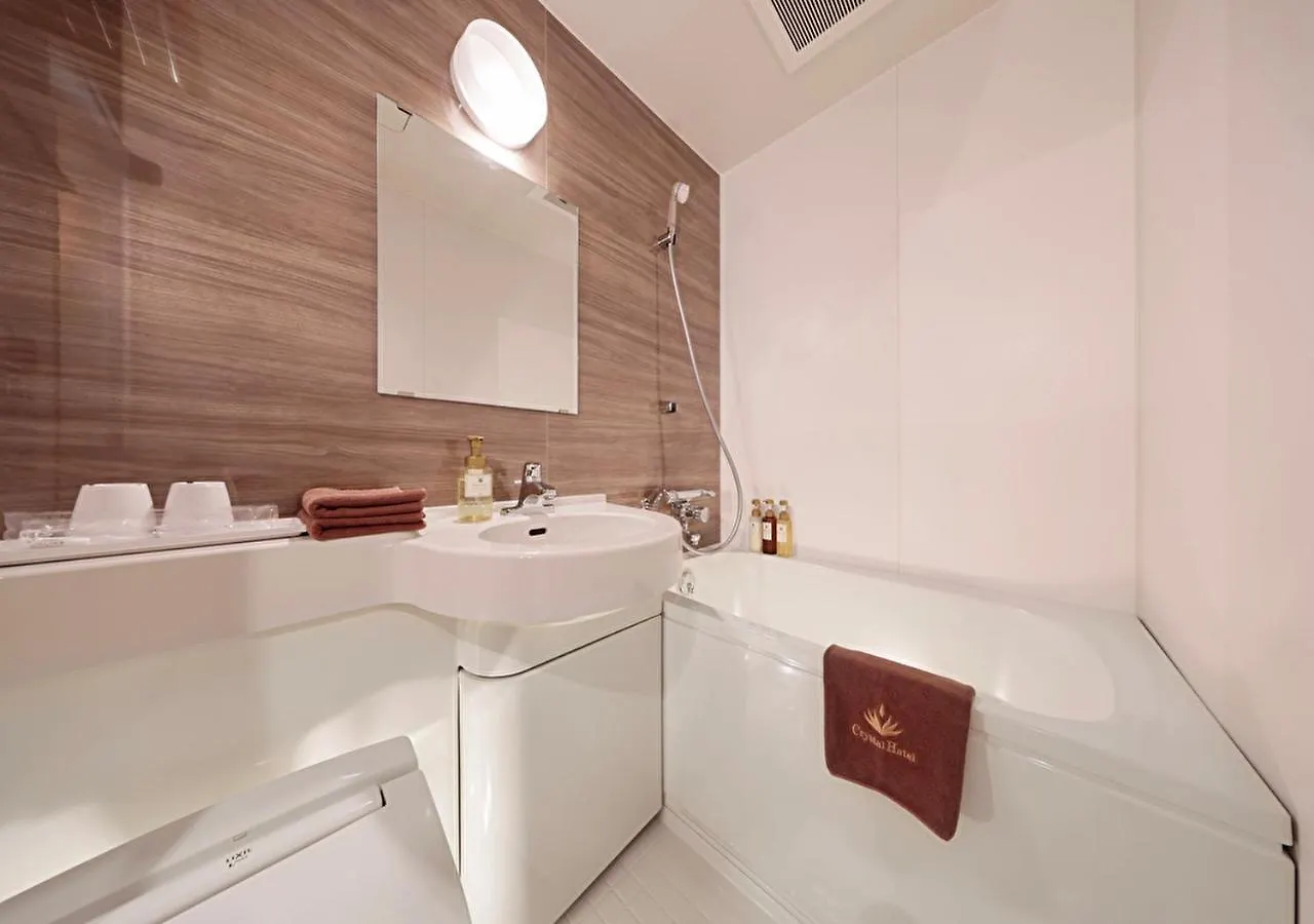 ****  Shinsaibashi-Higashi Crystal Hotel Osaka Japan
