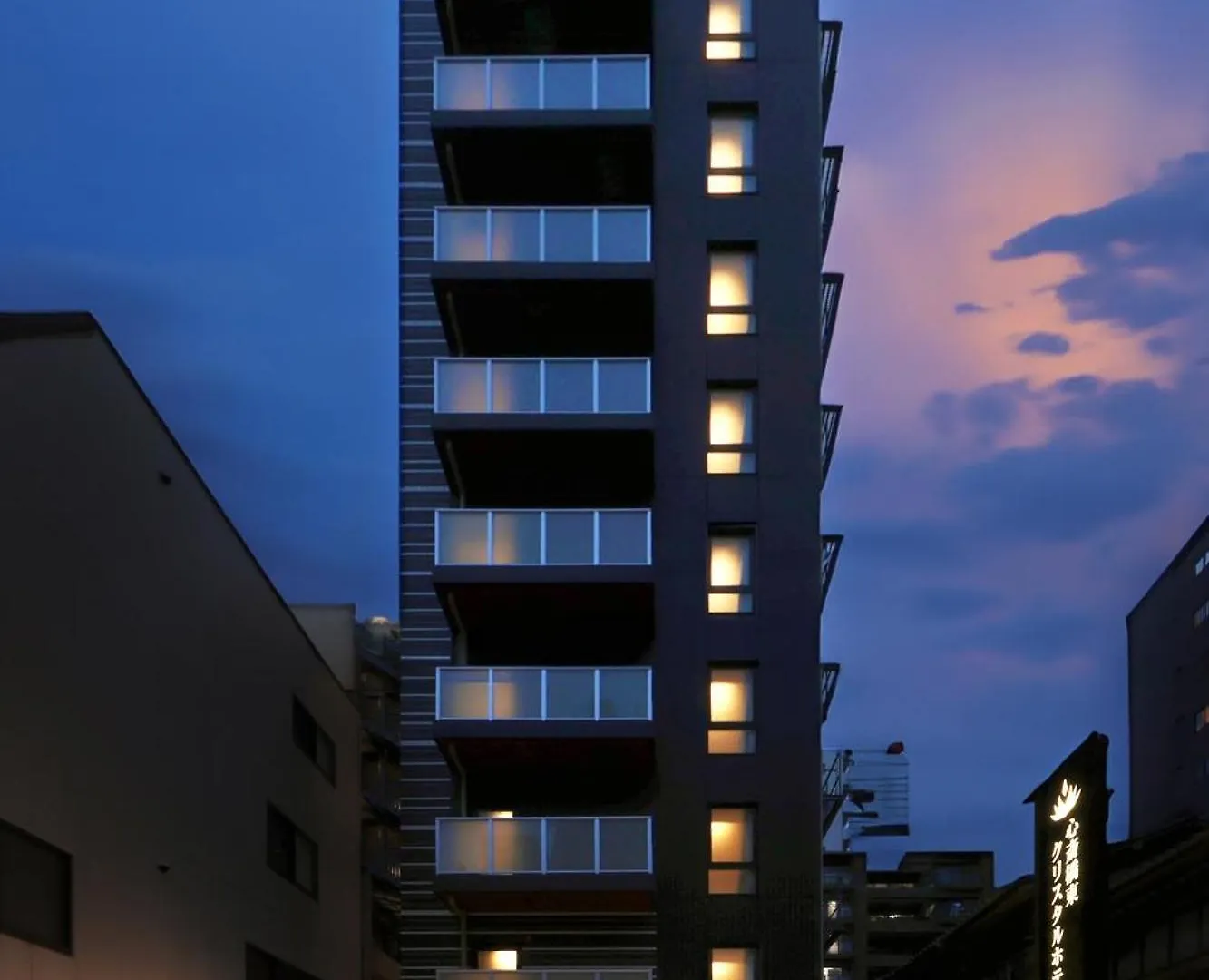Shinsaibashi-Higashi Crystal Hotel Osaka 4*,